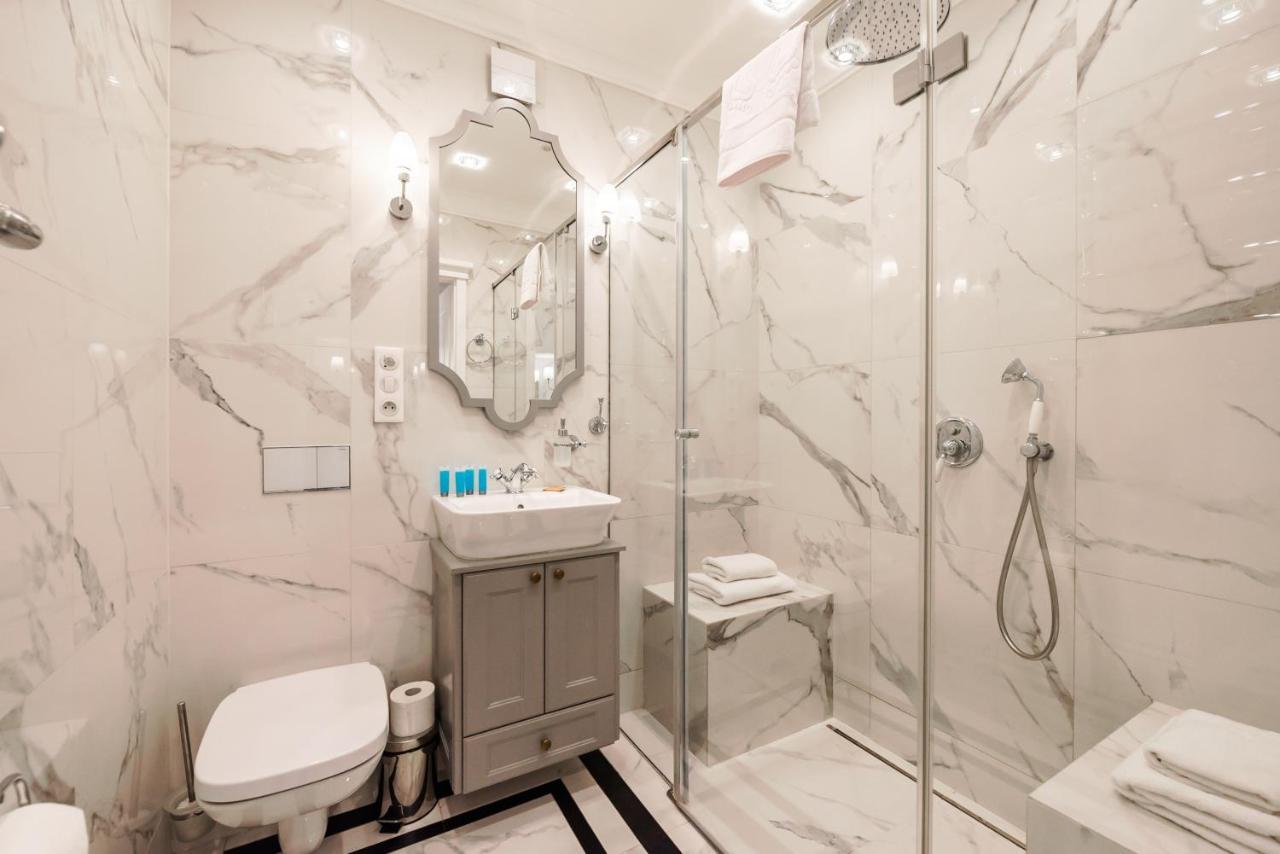 Lovely Apartment In The Heart Of ワルシャワ エクステリア 写真